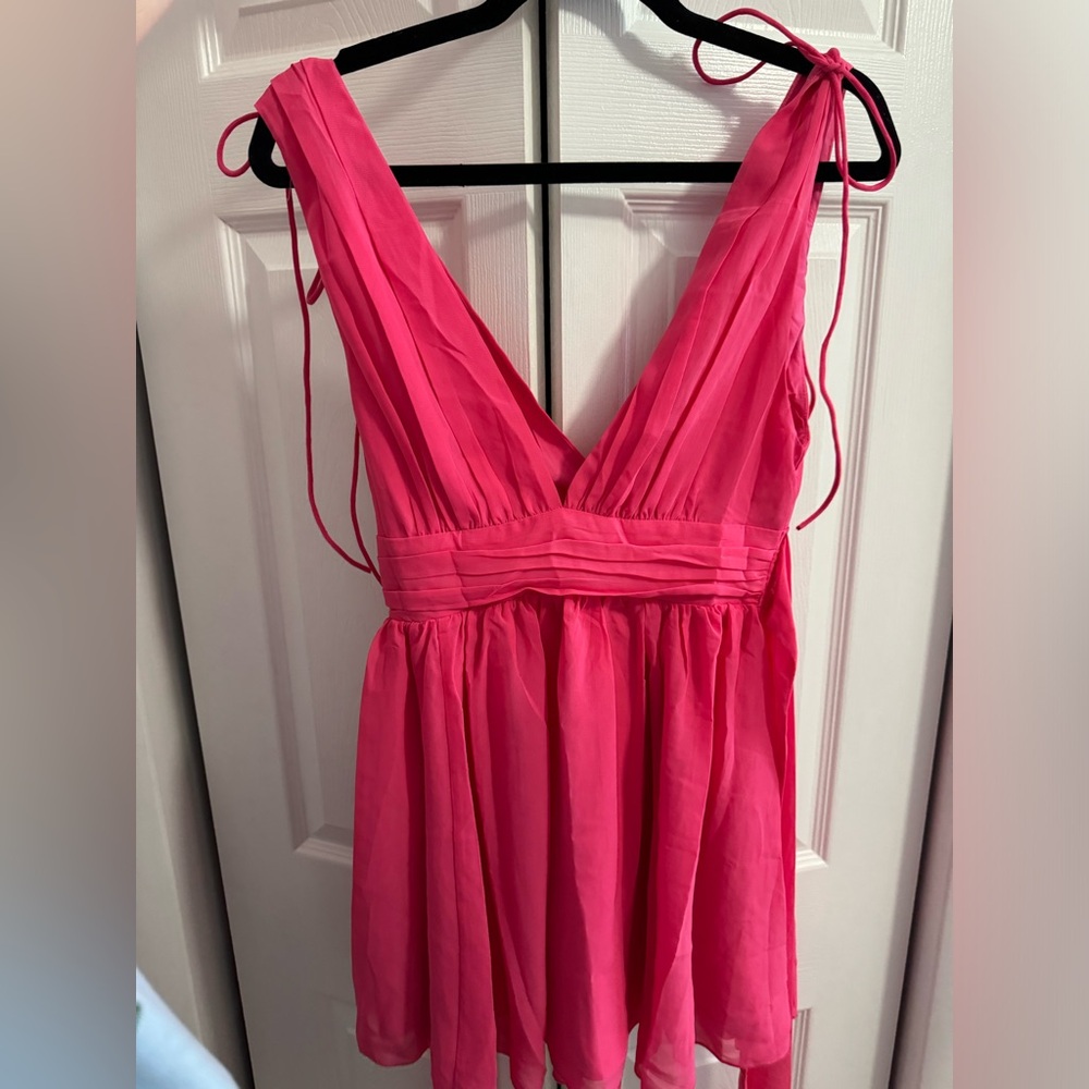 BNWT| Lucy in the Sky| Pink A-line Low-cut Dress